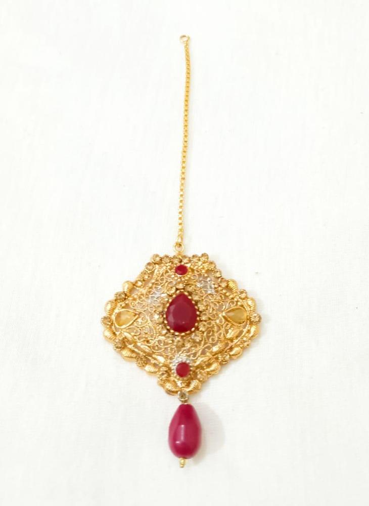 Golden Polish Bindiya with Red Gemstone for Eid Wedding